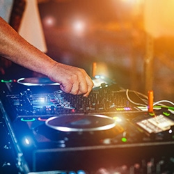 外部イベントへのDJ派遣